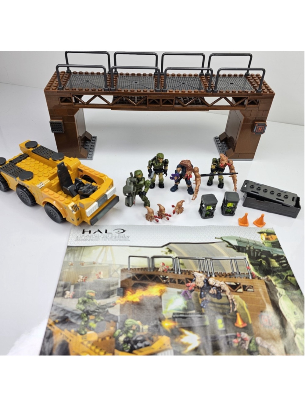 Halo Mega Bloks 96971 Anniversary Floodgate - Near Complete